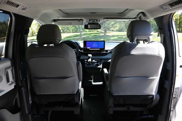 2025 Toyota Sienna XLE AWD 7-Passenger - 22926367 - 19