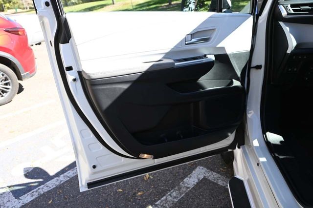 2025 Toyota Sienna XLE AWD 7-Passenger - 22926367 - 28