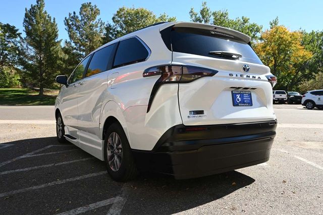 2025 Toyota Sienna XLE AWD 7-Passenger - 22926367 - 7