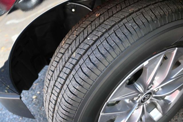 2025 Toyota Sienna XLE AWD 7-Passenger - 22926368 - 10