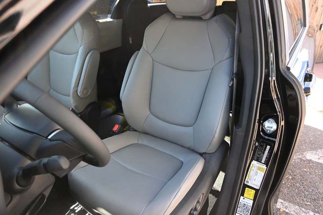 2025 Toyota Sienna XLE AWD 7-Passenger - 22926368 - 13