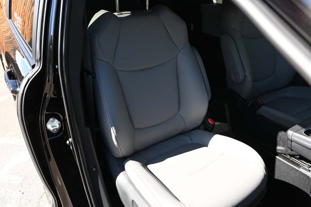 2025 Toyota Sienna XLE AWD 7-Passenger - 22926368 - 15