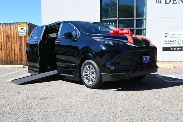 2025 Toyota Sienna XLE AWD 7-Passenger - 22926368 - 1