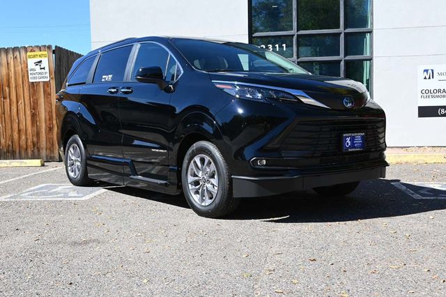 2025 Toyota Sienna XLE AWD 7-Passenger - 22926368 - 2