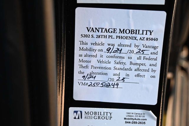 2025 Toyota Sienna XLE AWD 7-Passenger - 22926368 - 30