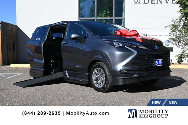 2025 Toyota Sienna XLE AWD 7-Passenger - 22926994 - 0