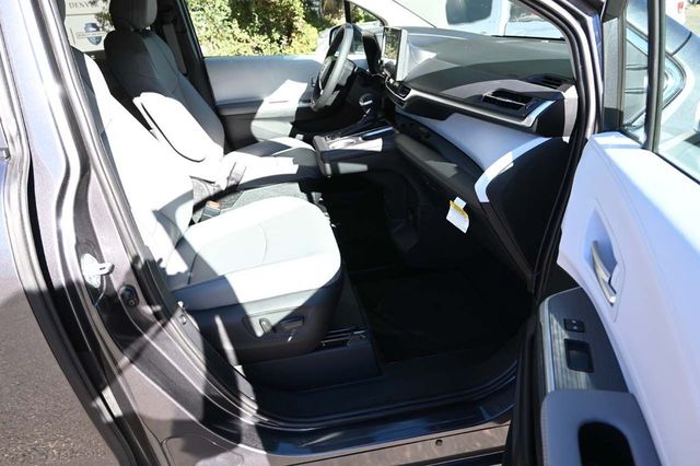 2025 Toyota Sienna XLE AWD 7-Passenger - 22926994 - 14