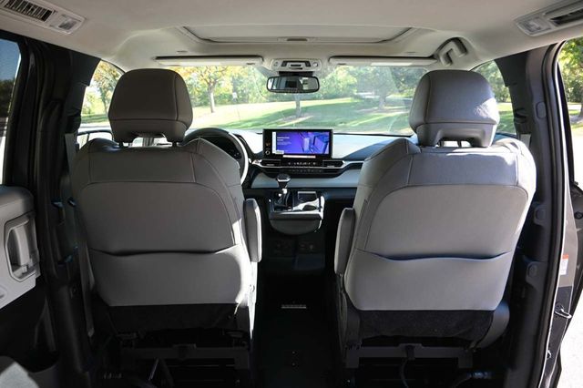 2025 Toyota Sienna XLE AWD 7-Passenger - 22926994 - 19