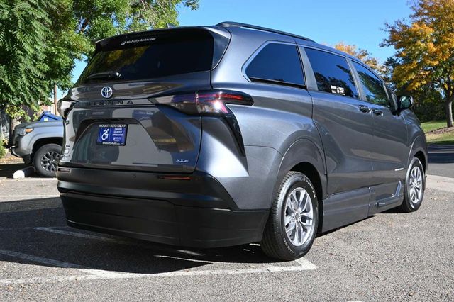 2025 Toyota Sienna XLE AWD 7-Passenger - 22926994 - 5