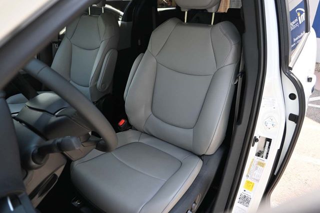 2025 Toyota Sienna XLE Mobility Handicap Van - 22898109 - 12