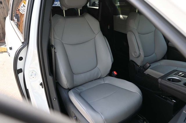 2025 Toyota Sienna XLE Mobility Handicap Van - 22898109 - 14