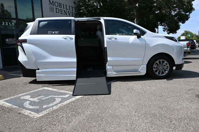 2025 Toyota Sienna XLE Mobility Handicap Van - 22898109 - 15