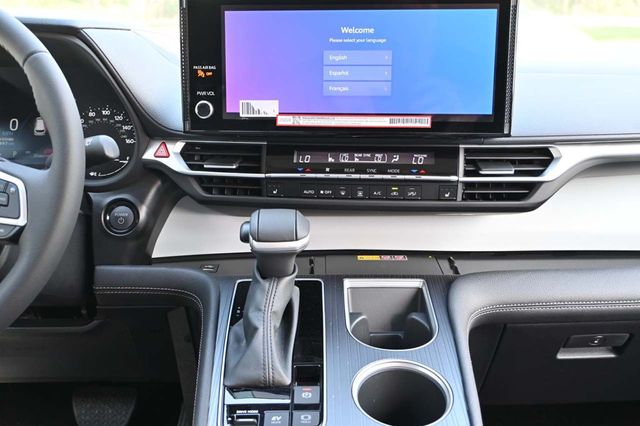 2025 Toyota Sienna XLE Mobility Handicap Van - 22898109 - 21