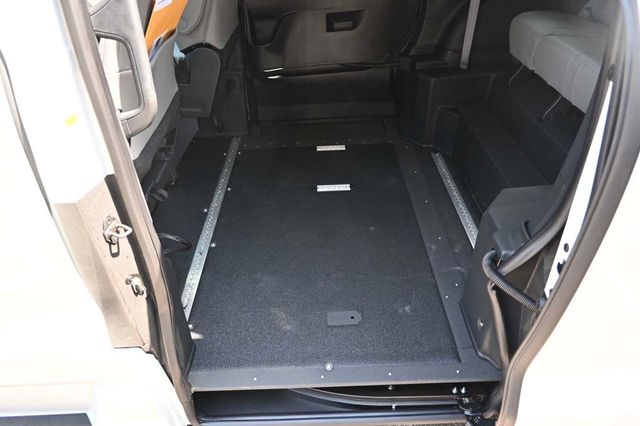 2025 Toyota Sienna XLE Mobility Handicap Van - 22898109 - 26