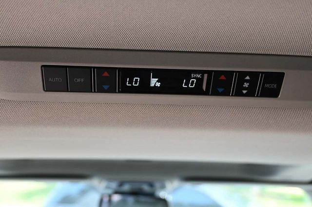 2025 Toyota Sienna XLE Mobility Handicap Van - 22898109 - 27