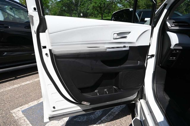 2025 Toyota Sienna XLE Mobility Handicap Van - 22898109 - 28