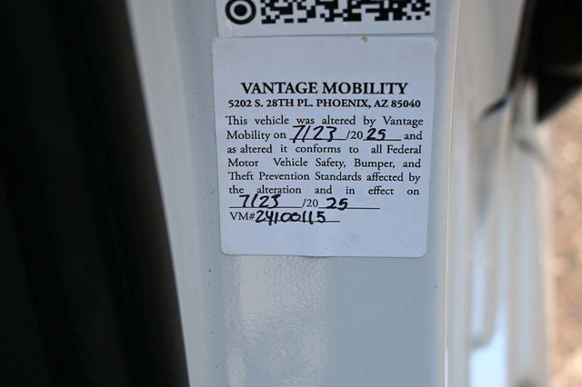 2025 Toyota Sienna XLE Mobility Handicap Van - 22898109 - 32