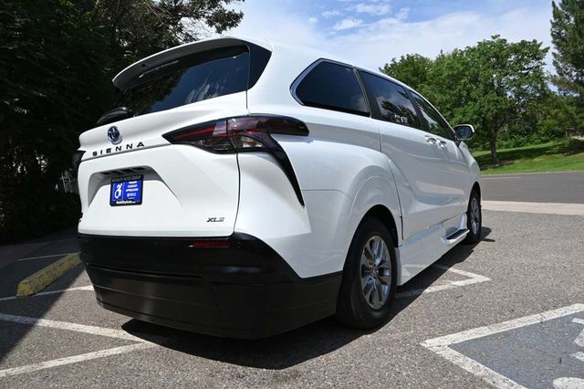 2025 Toyota Sienna XLE Mobility Handicap Van - 22898109 - 4