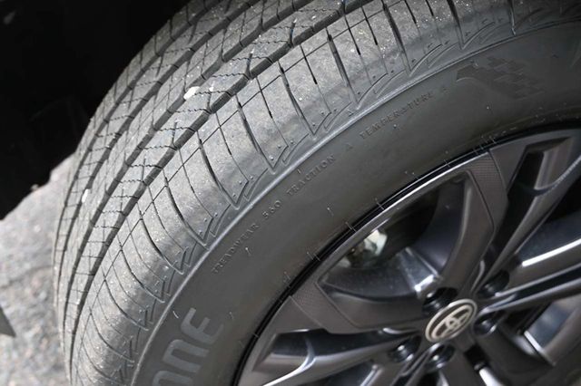 2025 Toyota Sienna XSE AWD 7-Passenger - 22921196 - 10