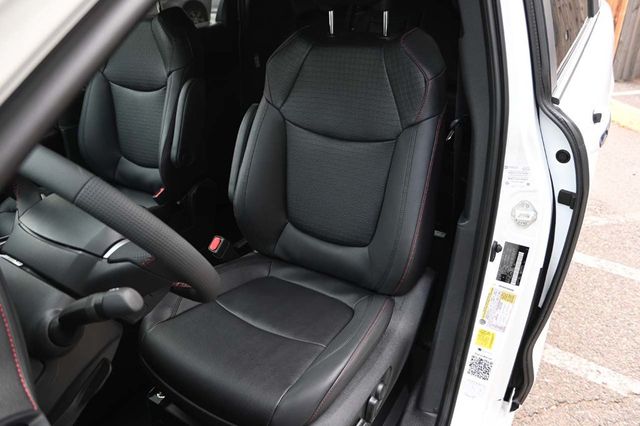 2025 Toyota Sienna XSE AWD 7-Passenger - 22921196 - 13