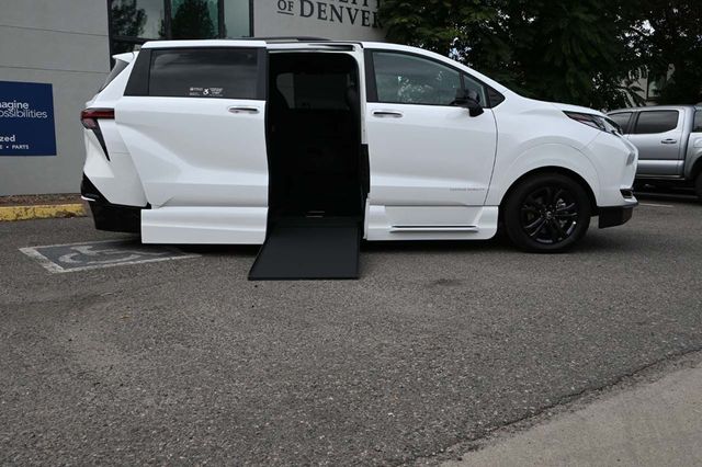 2025 Toyota Sienna XSE AWD 7-Passenger - 22921196 - 16