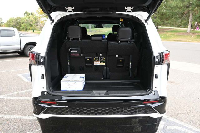 2025 Toyota Sienna XSE AWD 7-Passenger - 22921196 - 24