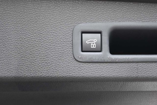 2025 Toyota Sienna XSE AWD 7-Passenger - 22921196 - 25