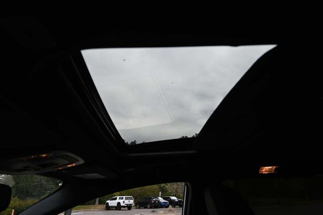 2025 Toyota Sienna XSE AWD 7-Passenger - 22921196 - 31