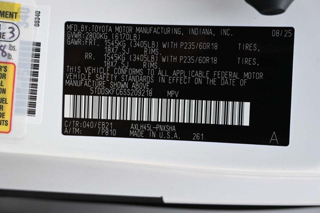 2025 Toyota Sienna XSE AWD 7-Passenger - 22921196 - 32