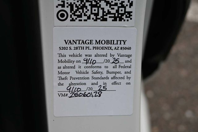 2025 Toyota Sienna XSE AWD 7-Passenger - 22921196 - 33