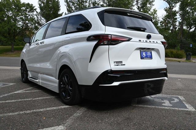 2025 Toyota Sienna XSE AWD 7-Passenger - 22921196 - 7