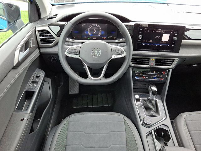 2025 Volkswagen Taos SE Black 4MOTION - 22877742 - 10
