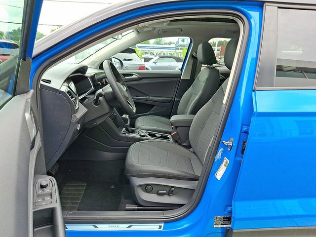 2025 Volkswagen Taos SE Black 4MOTION - 22877742 - 12