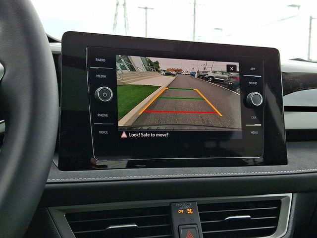 2025 Volkswagen Taos SE Black 4MOTION - 22877742 - 17