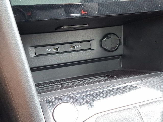 2025 Volkswagen Taos SE Black 4MOTION - 22877742 - 21