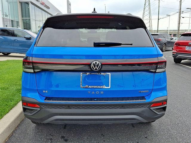 2025 Volkswagen Taos SE Black 4MOTION - 22877742 - 4