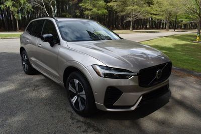 2025 Volvo XC60 Plug-In Hybrid - YV4H60RC9S1016674