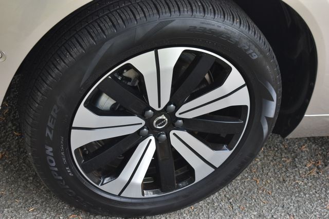 2025 Volvo XC60 Plug-In Hybrid T8 AWD Plus - 22826934 - 11