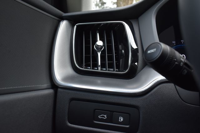 2025 Volvo XC60 Plug-In Hybrid T8 AWD Plus - 22826934 - 26