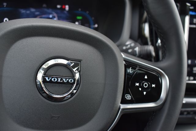 2025 Volvo XC60 Plug-In Hybrid T8 AWD Plus - 22826934 - 28