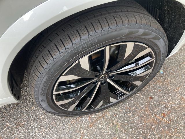 2025 Volvo XC90 Plug-In Hybrid 2025.5 T8 AWD Plus 7-Seater - 22852770 - 13