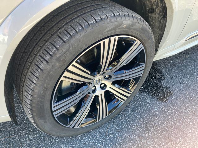 2025 Volvo XC90 Plug-In Hybrid T8 AWD Core 7-Seater - 22792213 - 10