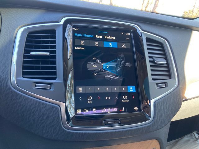 2025 Volvo XC90 Plug-In Hybrid T8 AWD Core 7-Seater - 22792213 - 29