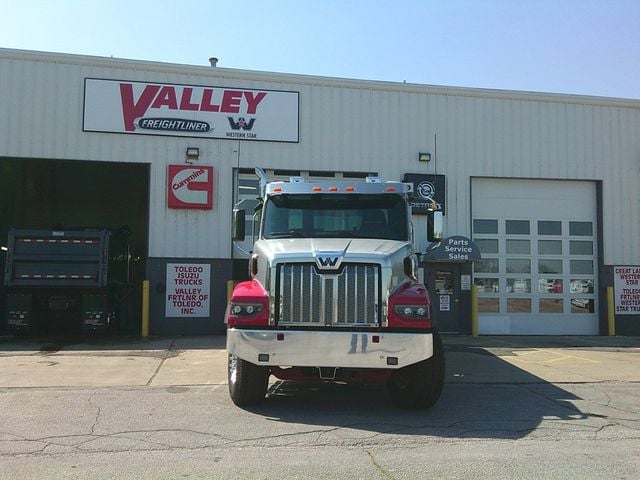 2025 Western Star 47X 2025 WESTERN STAR 47X DUMP TRUCK - 22917849 - 1