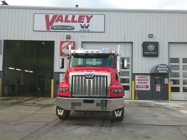2025 Western Star 49X 2025 WESTERN STAR 49XMISP HEAVY HAUL - 22736492 - 1
