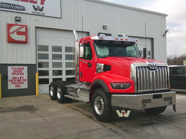 2025 Western Star 49X 2025 WESTERN STAR 49XMISP HEAVY HAUL - 22736492 - 2