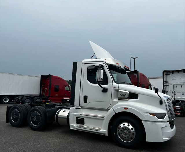 2025 Western Star 57X  - 22925204 - 3