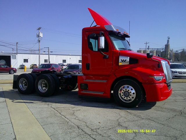 2025 Western Star 57X Daycab - 22794225 - 2