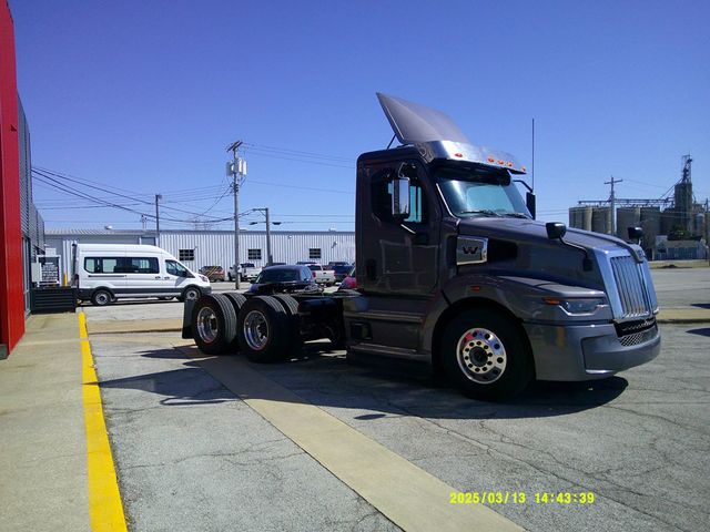 2025 Western Star 57X Daycab - 22794228 - 2