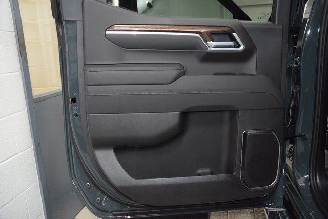 2026 Chevrolet Silverado 1500 4WD Crew Cab 147" LT w/1LT - 22920768 - 33